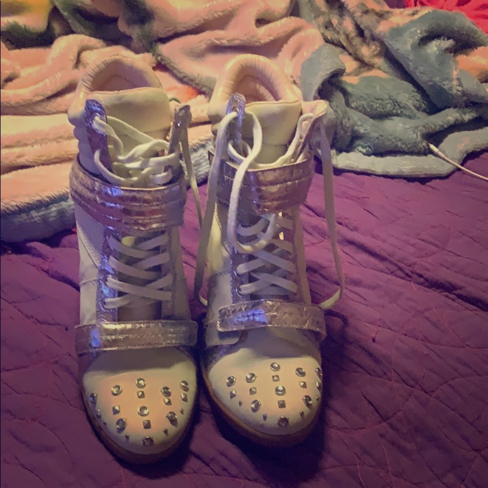 Booties, boots